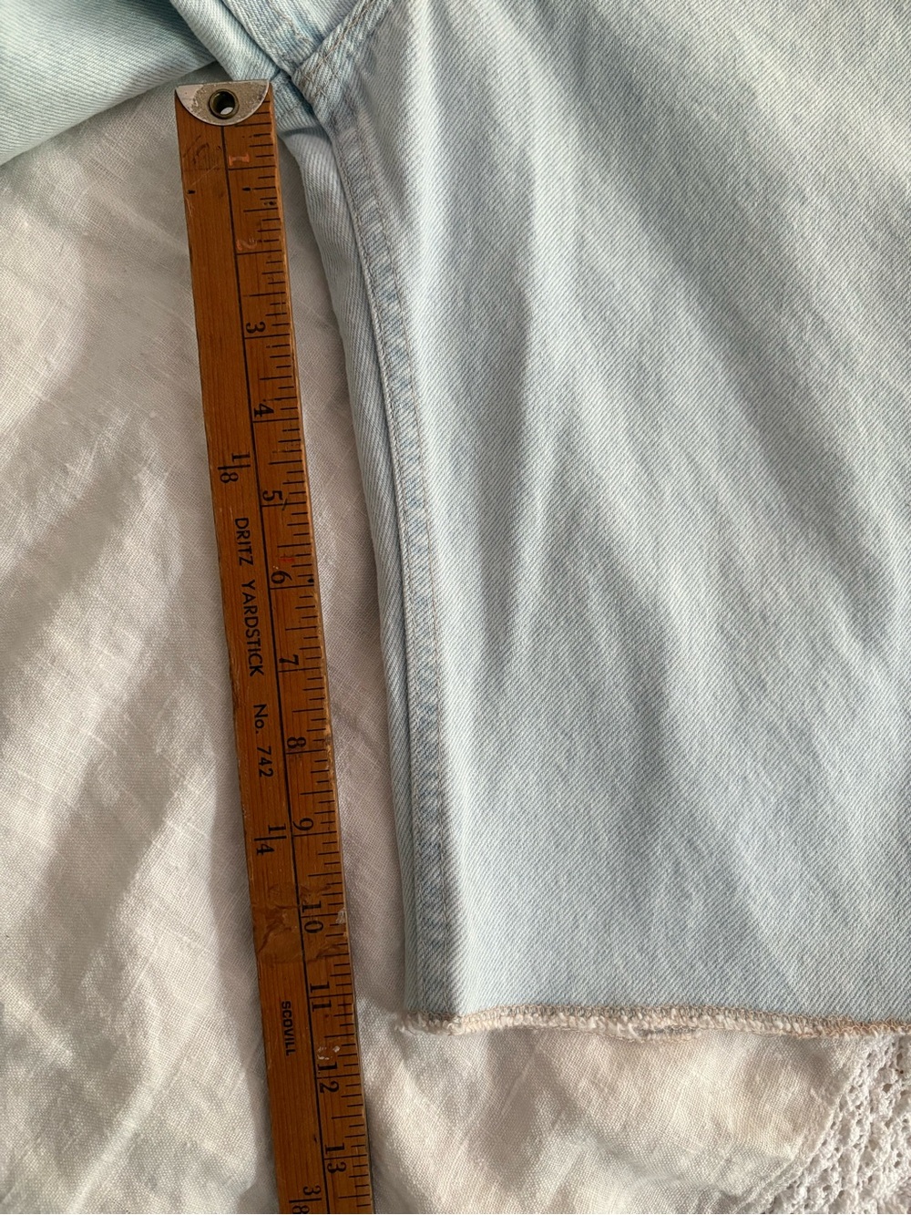 Vintage Levi’s 550 Light Blue Washed Denim Cutoff Shorts Bermuda 30 Made In USA - Picture 9 of 10